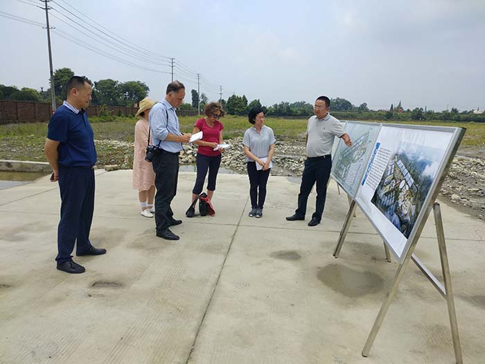 聯合國工業發展組織專家考察花木（農產品）進出口園區